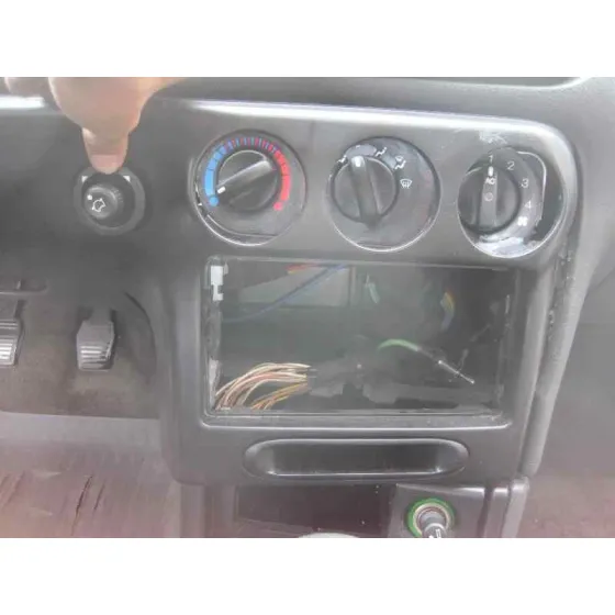 FORD MONDEO BERLINA (GD) '2000 AMBIENTE PLATA