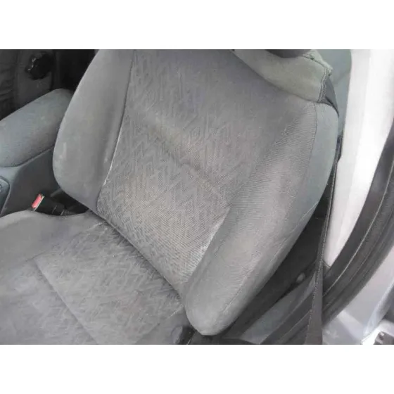 FORD MONDEO BERLINA (GD) '2000 AMBIENTE PLATA