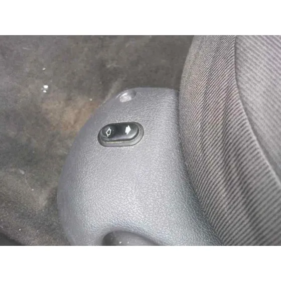 FORD MONDEO BERLINA (GD) '2000 AMBIENTE PLATA