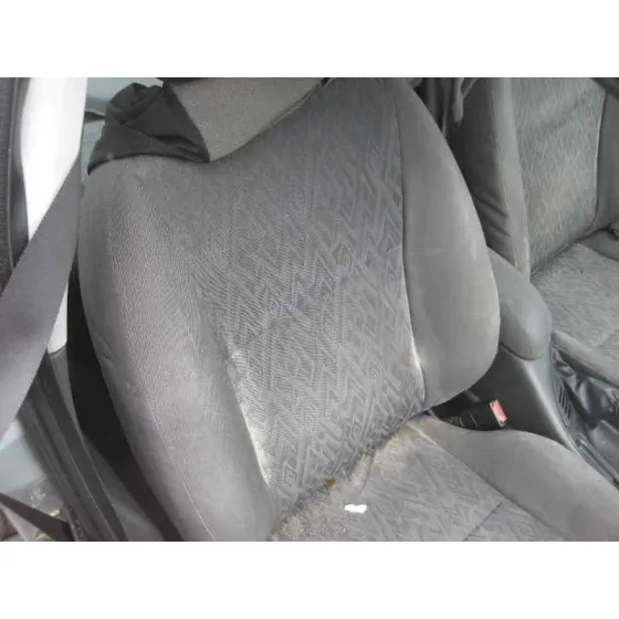 FORD MONDEO BERLINA (GD) '2000 AMBIENTE PLATA