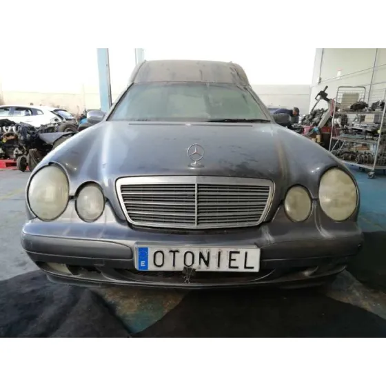 MERCEDES CLASE E (W210) FAMILIAR '2002 270 T CDI (210.216) GRIS