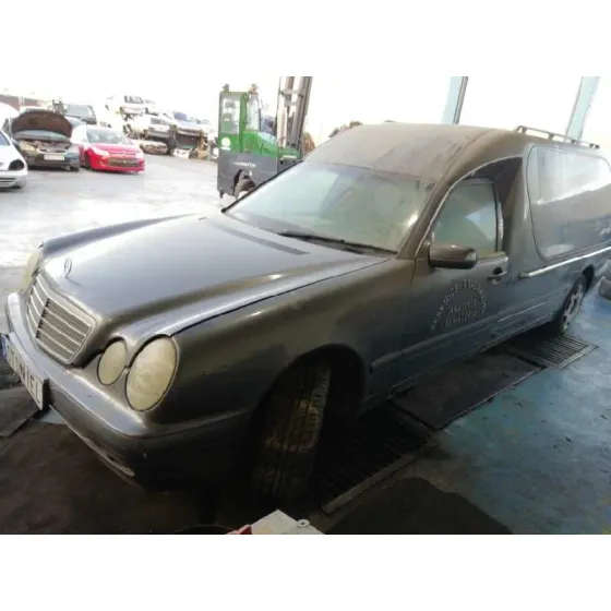 MERCEDES CLASE E (W210) FAMILIAR '2002 270 T CDI (210.216) GRIS