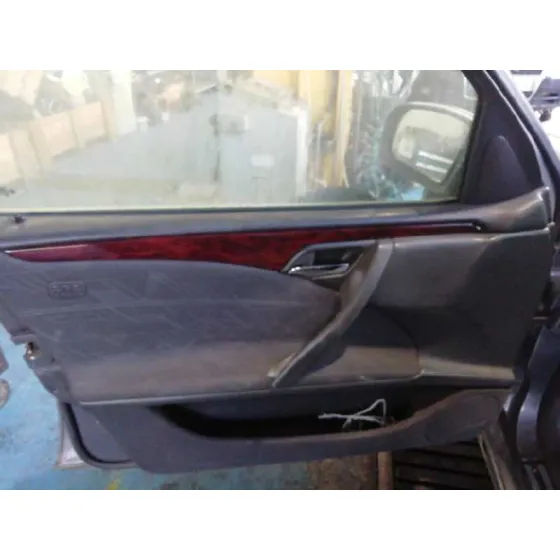 MERCEDES CLASE E (W210) FAMILIAR '2002 270 T CDI (210.216) GRIS
