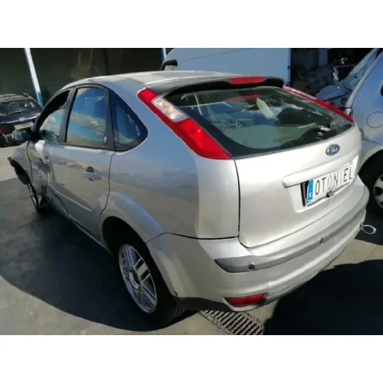 FORD FOCUS BERLINA (CAP) '2006 AMBIENTE (D) GRIS