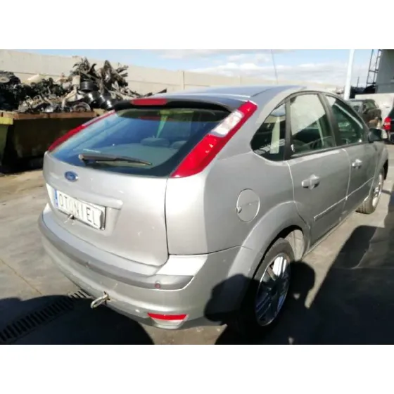 FORD FOCUS BERLINA (CAP) '2006 AMBIENTE (D) GRIS