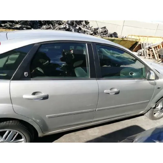 FORD FOCUS BERLINA (CAP) '2006 AMBIENTE (D) GRIS