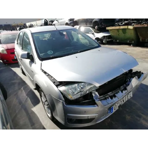 FORD FOCUS BERLINA (CAP) '2006 AMBIENTE (D) GRIS