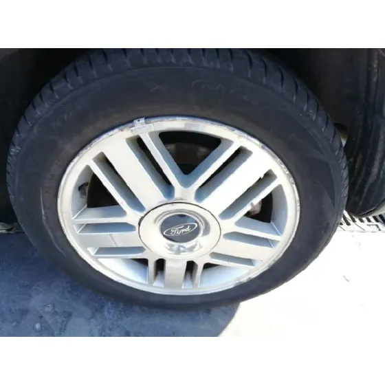 FORD FOCUS BERLINA (CAP) '2006 AMBIENTE (D) GRIS