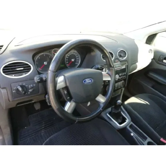 FORD FOCUS BERLINA (CAP) '2006 AMBIENTE (D) GRIS
