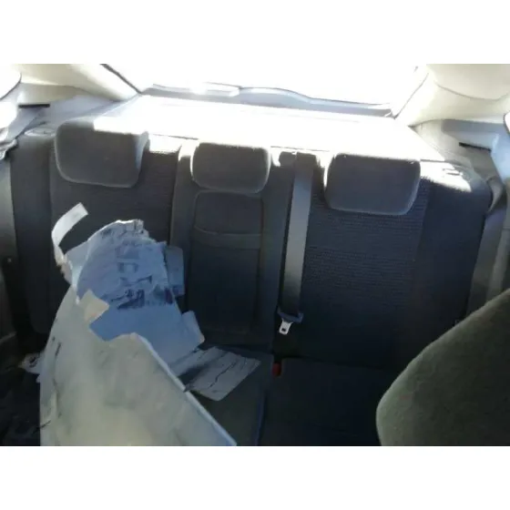 FORD FOCUS BERLINA (CAP) '2006 AMBIENTE (D) GRIS