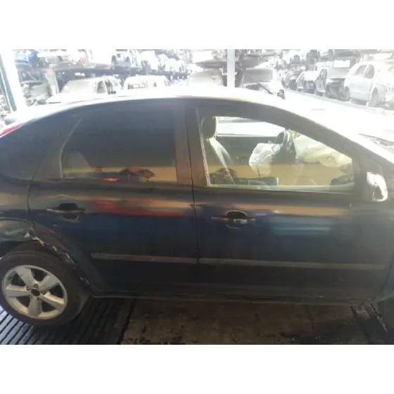 FORD FOCUS BERLINA (CAP) '2007 GHIA AZUL