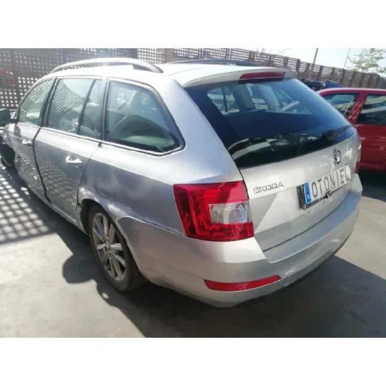 SKODA OCTAVIA COMBI (5E5) '2014 1.6 TDI DPF GRIS