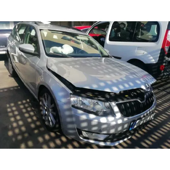 SKODA OCTAVIA COMBI (5E5) '2014 1.6 TDI DPF GRIS