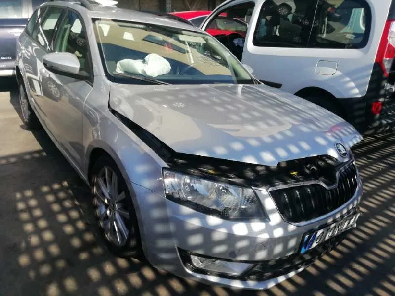SKODA OCTAVIA COMBI (5E5) '2014 1.6 TDI DPF GRIS