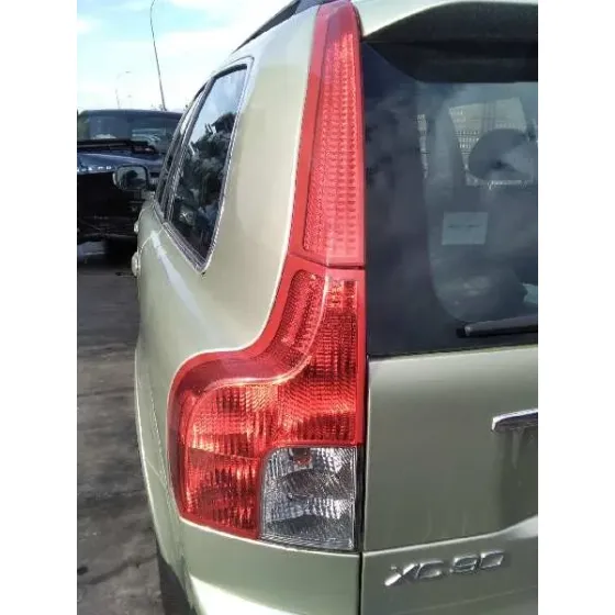 VOLVO XC90 '2006 D5 EXECUTIVE (7 ASIENTOS) (136KW) VERDE
