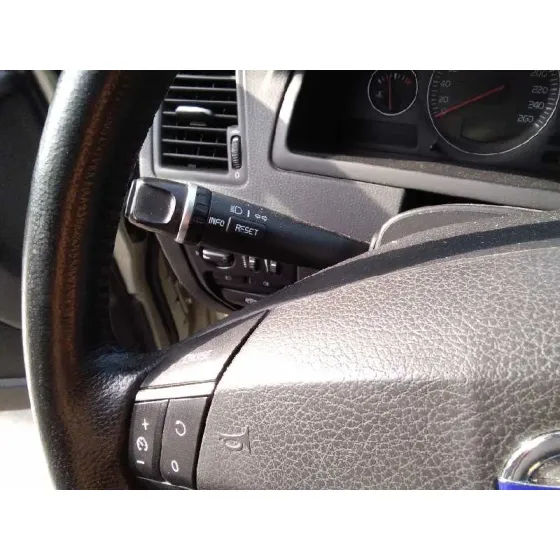 VOLVO XC90 '2006 D5 EXECUTIVE (7 ASIENTOS) (136KW) VERDE