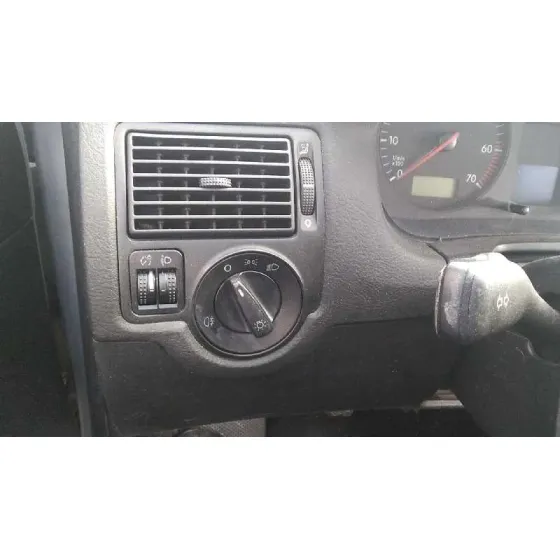 VOLKSWAGEN GOLF IV BERLINA (1J1) '2003 SPIRIT GRIS