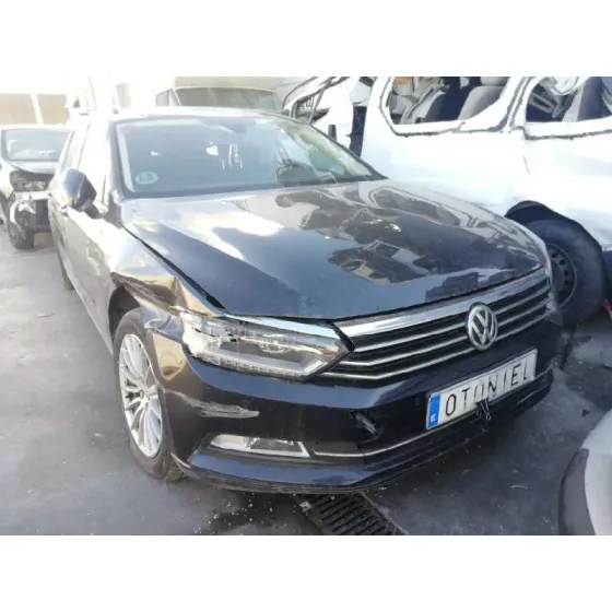 VOLKSWAGEN PASSAT VARIANT (3G5) '2015 ADVANCE BMT NEGRO