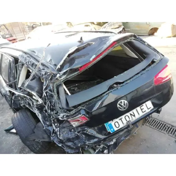 VOLKSWAGEN PASSAT VARIANT (3G5) '2015 ADVANCE BMT NEGRO