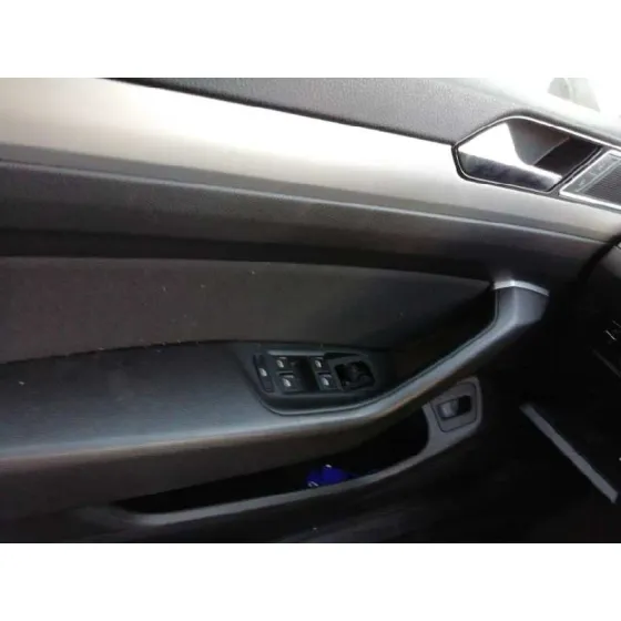 VOLKSWAGEN PASSAT VARIANT (3G5) '2015 ADVANCE BMT NEGRO