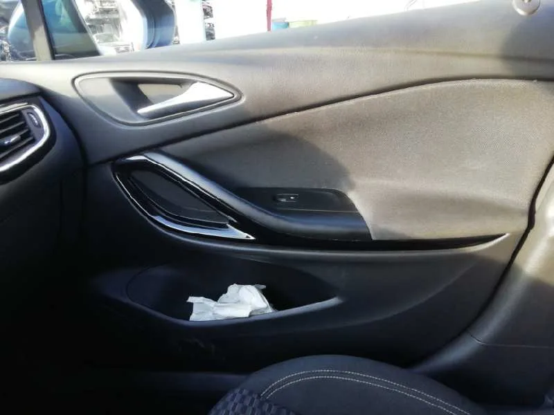 OPEL ASTRA K LIM. 5TÜRIG OPEL ASTRA K LIM. 5TÜRIG '2016 EXCELLENCE AZUL 2015
