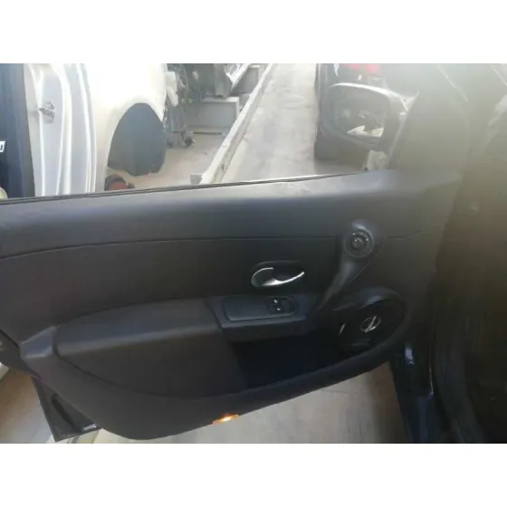 RENAULT CLIO III '2005 1.5 DCI DIESEL CAT (K9K-830) NEGRO