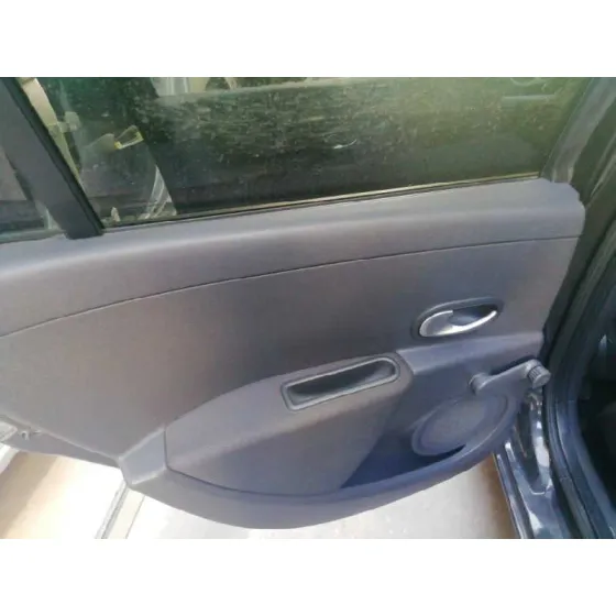 RENAULT CLIO III '2005 1.5 DCI DIESEL CAT (K9K-830) NEGRO