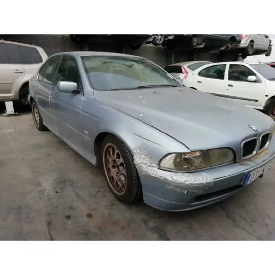 BMW SERIE 5 BERLINA (E39) '2002 2.5 24V TURBODIESEL CAT GRIS AZULADO