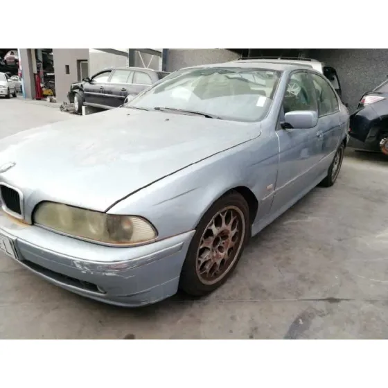 BMW SERIE 5 BERLINA (E39) '2002 2.5 24V TURBODIESEL CAT GRIS AZULADO