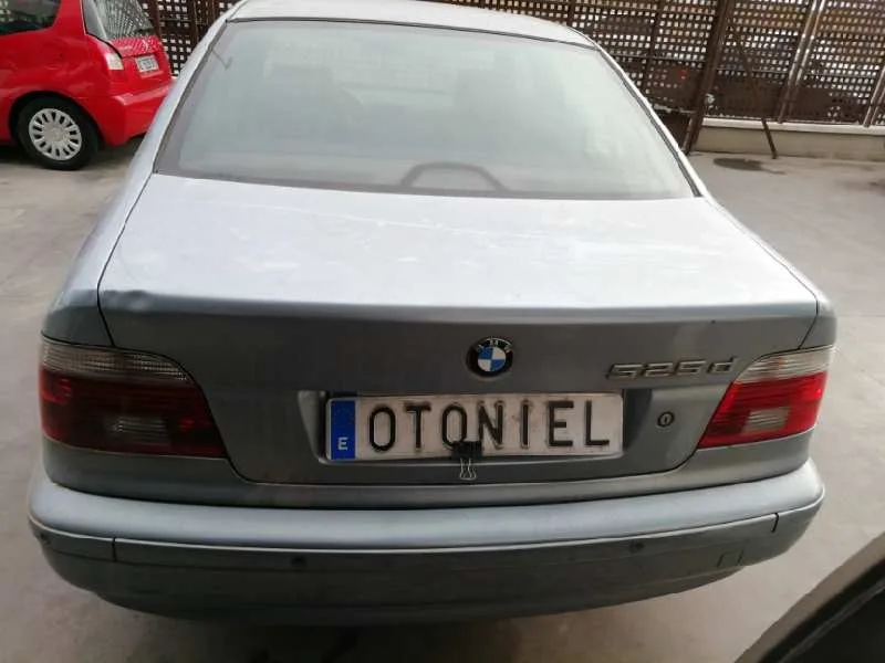 BMW SERIE 5 BERLINA (E39) '2002 2.5 24V TURBODIESEL CAT GRIS AZULADO