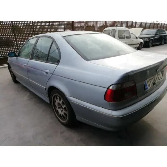 BMW SERIE 5 BERLINA (E39) '2002 2.5 24V TURBODIESEL CAT GRIS AZULADO
