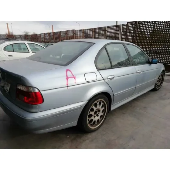 BMW SERIE 5 BERLINA (E39) '2002 2.5 24V TURBODIESEL CAT GRIS AZULADO