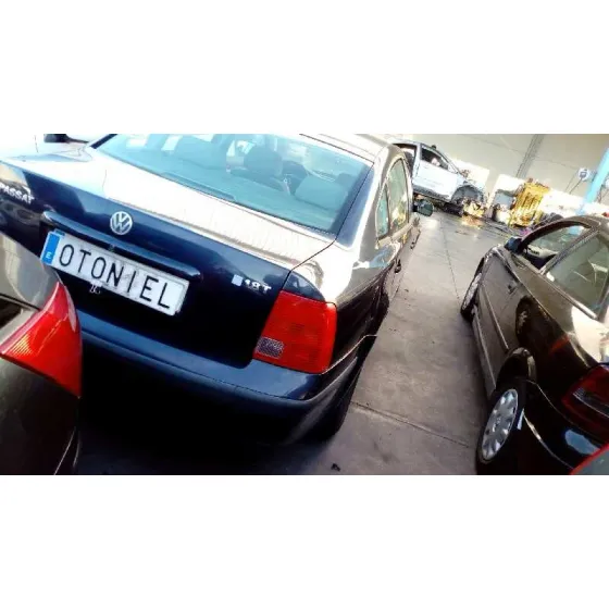VOLKSWAGEN PASSAT BERLINA (3B2) '1997 COMFORTLINE AZUL