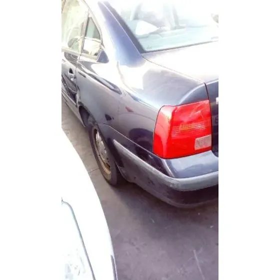 VOLKSWAGEN PASSAT BERLINA (3B2) '1997 COMFORTLINE AZUL