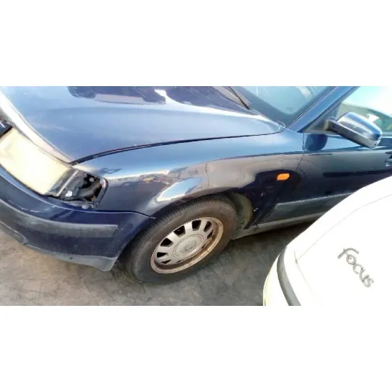 VOLKSWAGEN PASSAT BERLINA (3B2) '1997 COMFORTLINE AZUL