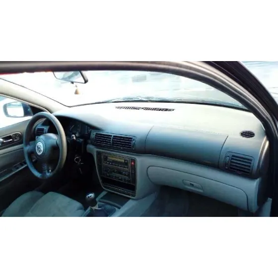 VOLKSWAGEN PASSAT BERLINA (3B2) '1997 COMFORTLINE AZUL