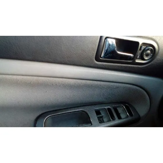 VOLKSWAGEN PASSAT BERLINA (3B2) '1997 COMFORTLINE AZUL