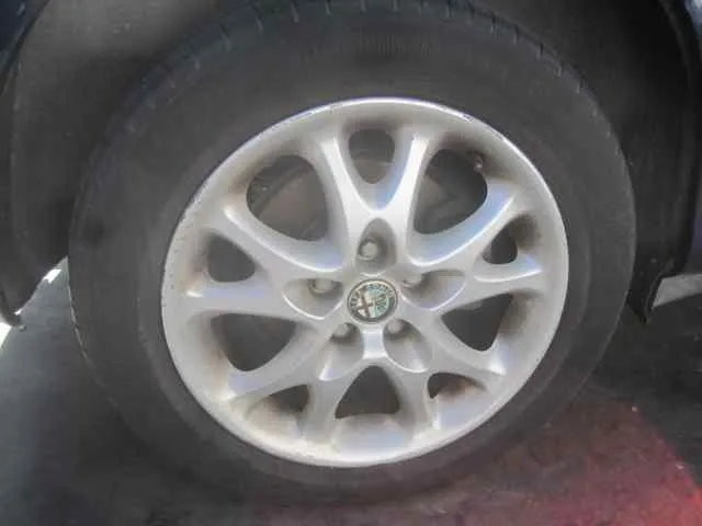 ALFA ROMEO 147 (190) '2002 1.6 T.SPARK ECO DISTINCTIVE MORADO