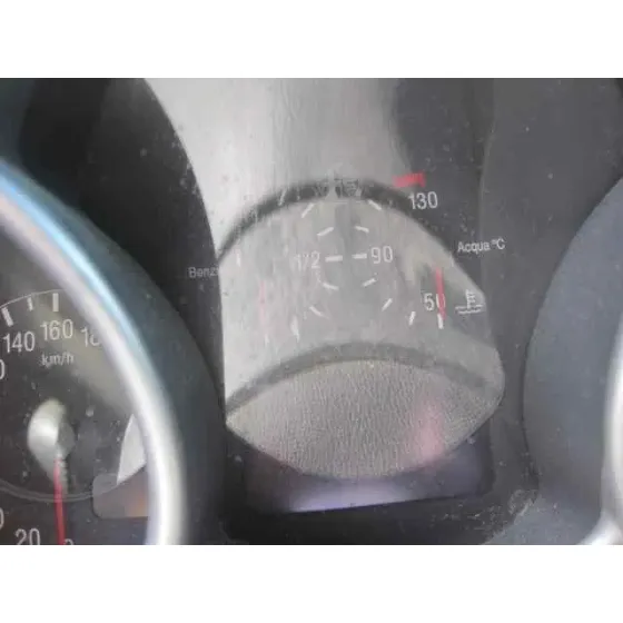 ALFA ROMEO 147 (190) '2002 1.6 T.SPARK ECO DISTINCTIVE MORADO