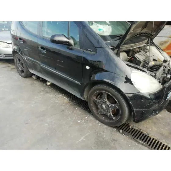 MERCEDES CLASE A (W168) '2000 1.9 CAT NEGRO
