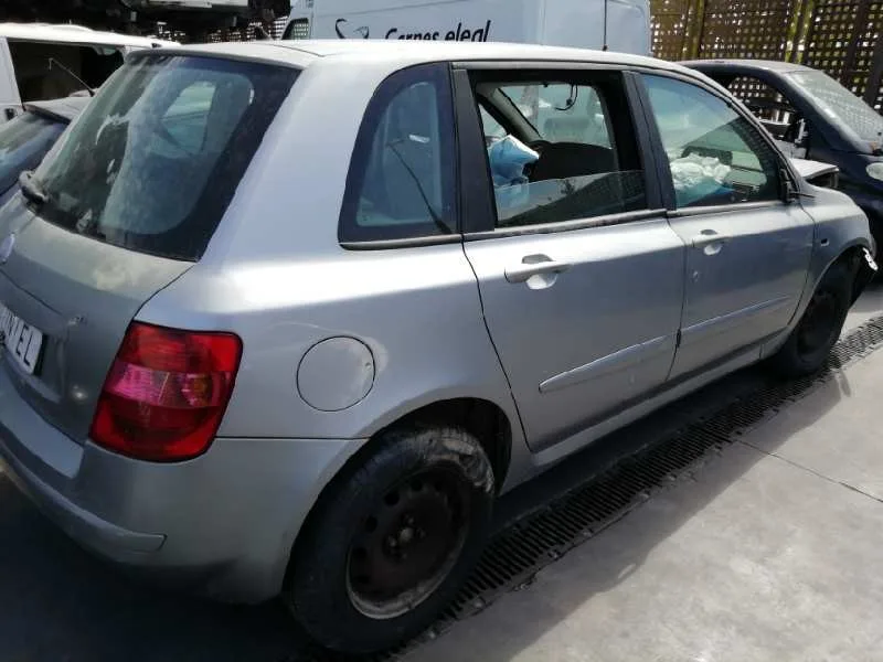 FIAT STILO (192) '2004 1.9 JTD CAT GRIS PLATA