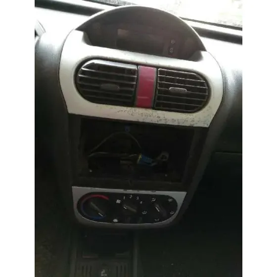 OPEL CORSA C '2004 SRI