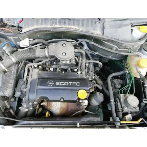 OPEL CORSA C '2004 SRI