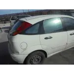 FORD FOCUS BERLINA (CAK) '2004 GHIA BLANCO