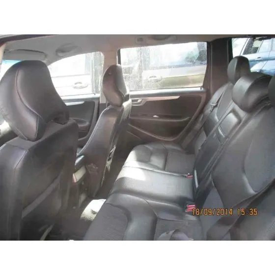 VOLVO XC70 '2004 2.4 DIESEL CAT PLATA