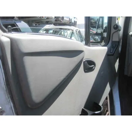 OPEL MOVANO '2003 COMBI CORTO 2.8T BLANCO