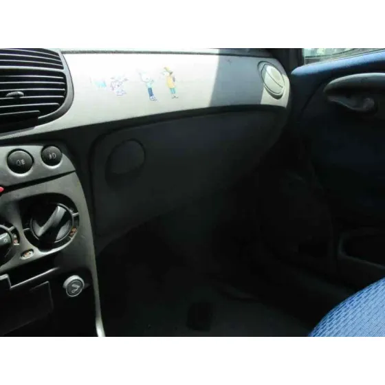 FIAT PUNTO BERLINA (188) 2002 1.9 D (I) AZUL