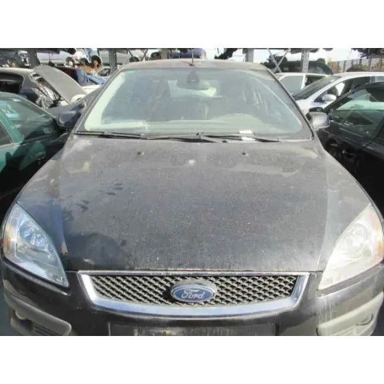 FORD FOCUS BERLINA (CAP) '2006 AMBIENTE (D) NEGRO