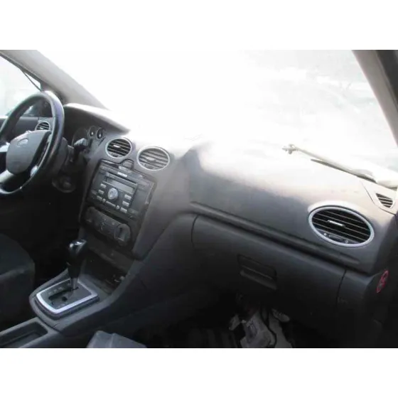 FORD FOCUS BERLINA (CAP) '2006 AMBIENTE (D) NEGRO