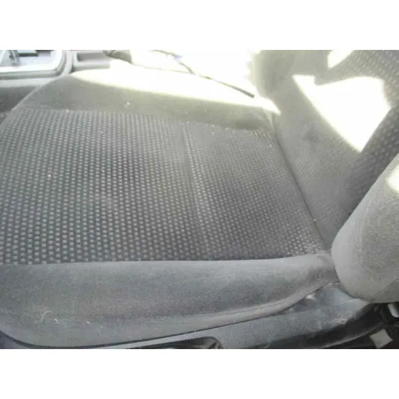 FORD FOCUS BERLINA (CAP) '2006 AMBIENTE (D) NEGRO